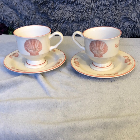 sangostone Other - Vintage seashell cups and saucers